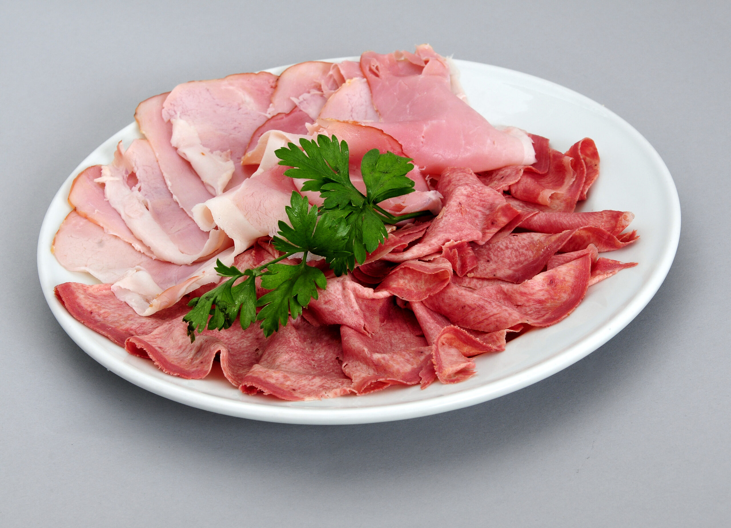 How many calories are in one slice of lunch meat ham
